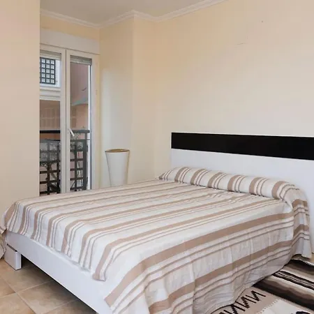Casa Junto Golf La Sella Y Centro Budista Sakya Apartment